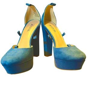 NWOT 7.5 Light Blue Fabric Chunky Platform Lace-Up Closed Toe Super High Heels